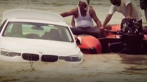 விரும்பிய காரை பெற்றோர் வாங்கித்தராததால் ஆத்திரம்; சொகுசுக் காரை ஆற்றில் தள்ளிய ஹரியாணா இளைஞர் 