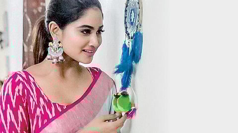 ஷிவானியின் ‘இரட்டை ரோஜா’