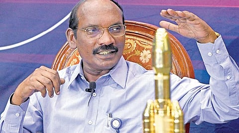 ‘இஸ்ரோ’ விண்வெளி ஆய்வு நிறுவனம் விண்ணில் செலுத்திய சந்திரயான்-2 நிலவை சுற்றுகிறது: செப். 7-ம் தேதி நிலவில் தரை இறங்கும்