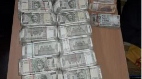 வாகன சோதனையில் ஆவணமின்றி கொண்டு வரப்பட்ட ரூ.1.50 கோடி ரூபாய் பறிமுதல்