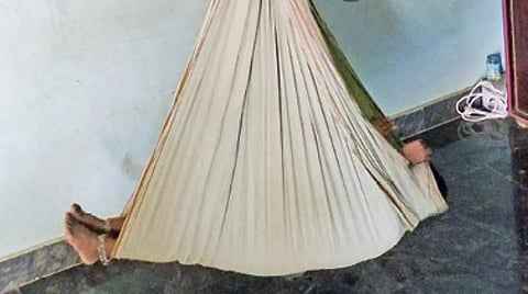 தானியங்கி தொட்டில் ஆட்டும் கருவி வடிவமைப்பு﻿: ﻿கொத்தமங்கலம் இளைஞருக்கு குவியும் பாராட்டு﻿