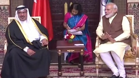 நேற்று பஹ்ரைன் சென்ற பிரதமர் நரேந்திரமோடி அந்த நாட்டு பட்டத்து  இளவரசர் சல்மான் பின் ஹமாத் பின் ஈசா அல் கலீஃபாவை சந்தித்து ஆலோசனை நடத்தினார்.
