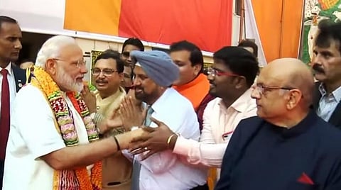 பஹ்ரைன் தமிழ் உணர்வாளர்கள் சங்க பொதுச்செயலாளருடன் நரேந்திர மோடி