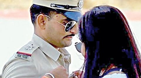 கிரணுடன் காவலர் தன்பத்