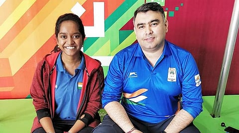 ﻿உலகக் கோப்பை துப்பாக்கி சுடும் போட்டியில் சாதனை படைத்த இளவேனில்: பேத்திக்கு தங்கப்பரிசு கொடுக்க தயாராகும் தாத்தா - பாட்டி﻿