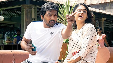 திரை விமர்சனம்- சிக்ஸர்