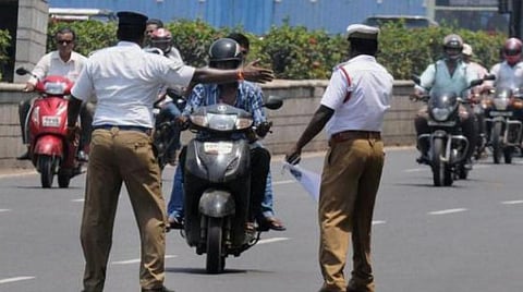 தமிழகத்தில் புதிய மோட்டார் வாகன சட்டத்தை அமல்படுத்துவதில் குழப்பம் 