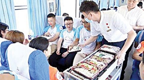 ஜோடி கிடைக்காமல் தவிக்கும் இளசுகள் திருமணம் செய்வதற்கு சீனாவில் ‘காதல் ரயில்’ இயக்கம்