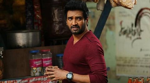 சிலம்பம் கற்கும் சந்தானம்; இயக்குநர் கண்ணனின் படப்பணி தொடக்கம் 