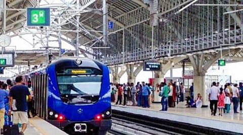 மெட்ரோ ரெயில்வே சுவர்களில் சுவரொட்டி, நோட்டீஸ் ஒட்டினால் 6 மாதம் சிறை