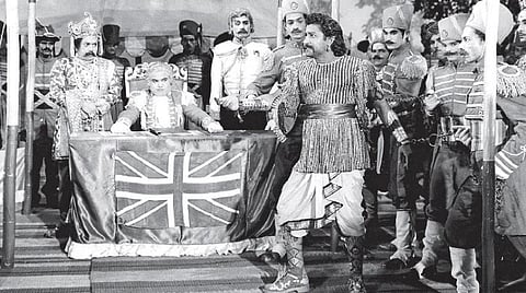 வீரபாண்டிய கட்டபொம்மன் 60: கலைஞனை உருவாக்கிய கட்டபொம்மன்!