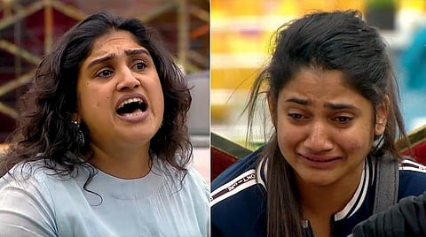 ‘பிக் பாஸ்’: வனிதா, லாஸ்லியாவைக் கிண்டல் செய்த காயத்ரி ரகுராம்?