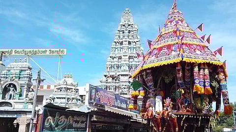 விருதுநகரில் கட்டிடங்களுக்குள் சிக்கிக்கொண்ட திருத்தேர்: தீயணைப்புத் துறையினரால் மீட்பு