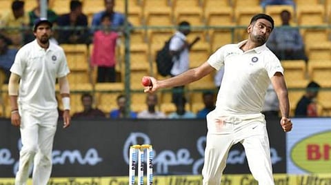 அஸ்வின் பந்து வீச்சைப் புரட்டி எடுத்த 43 வயது இங்கிலாந்து வீரர்