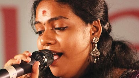 காற்றில் கீதங்கள் 30: மூப்பிலும் காக்கும் மாணிக்க நாச்சி!