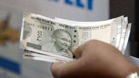 நண்பருக்காக தந்தையிடம் ரூ.10 லட்சம் கேட்டு ﻿﻿கடத்தல் நாடகமாடிய மகள் பிடிபட்டார்﻿