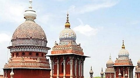 உயர் நீதிமன்றத்திற்கு வெடிகுண்டு மிரட்டல்: பாதுகாப்பு சோதனைகளுக்கு ஒத்துழைக்கவும்: வழக்கறிஞர்களுக்கு போலீஸார் வேண்டுகோள்