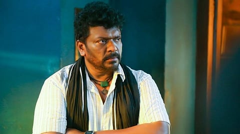முதல் பார்வை: ஒத்த செருப்பு