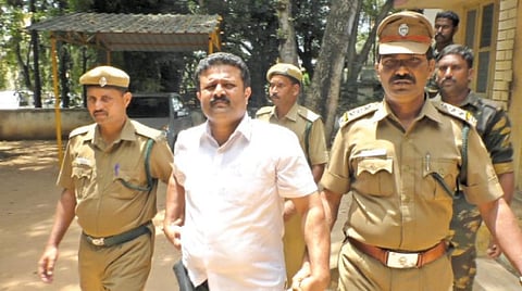 வனத் துறையினரால் தேடப்பட்டு வந்த யானை வேட்டை கும்பல் தலைவன் கைது