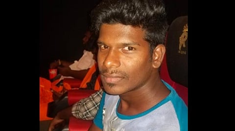 தூத்துக்குடியில் முன்விரோதத்தில் கல்லூரி மாணவர் வெட்டிப் படுகொலை:  7 பேர் கொண்ட கும்பல் பயங்கரம்