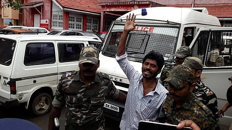 மாவோயிஸ்ட் ஆதரவாளர் டெனிஷூக்கு அக்.25 வரை நீதிமன்றக் காவல் நீட்டிப்பு