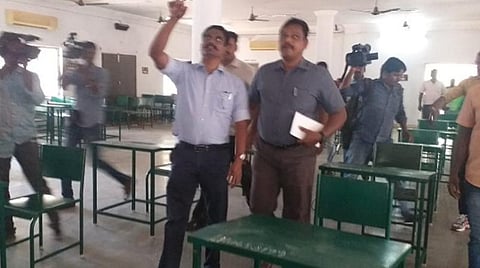 தேனி மருத்துவக் கல்லூரியில் ஆய்வு செய்யும் சிபிசிஐடி உயரதிகாரிகள்.