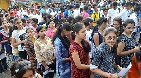 எம்பிபிஎஸ் மாணவர் சேர்க்கையில் ஆள்மாறாட்டத்தை தடுக்க பயோமெட்ரிக் முறையில் கவுன்சலிங்: அடுத்த ஆண்டு அமல்படுத்தப்படும் என மருத்துவக் கல்வி இயக்குநர் தகவல்