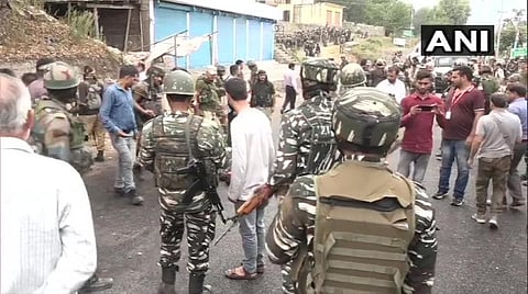 என்கவுன்டர் நடந்த பட்டோடி பகுதியில் ராணுவத்தினர் குவிக்கப்பட்டுள்ள காட்சி : ஏஎன்ஐ