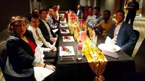 'ராட்சசி' படக்குழுவினருக்கு விருந்தளித்த மலேசியக் கல்வி அமைச்சர்