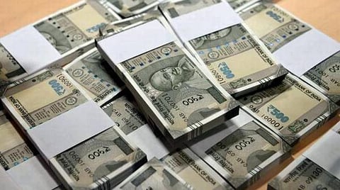 தனியார் நிதி நிறுவன ஊழியரிடம் ரூ.20 லட்சம் கொள்ளையடிக்க முயன்று காரில் தப்பிச் சென்ற கொள்ளையர்களை பிடிக்க தனிப்படை