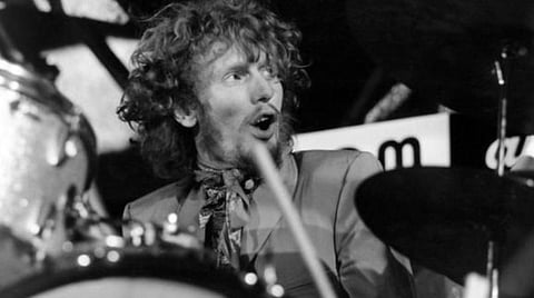 டிரம்ஸ் இசைத்துறையின் சின்னமாக விளங்கிய ஜிஞ்சர் பெக்கர் காலமானார் | ட்விட்டர் தளம்