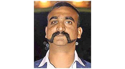 பாக். விமானத்தை வீழ்த்தியதற்காக அபிநந்தன் படைப்பிரிவுக்கு விருது 