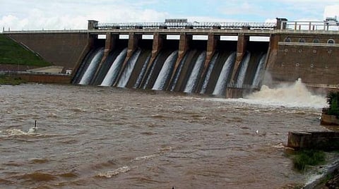 ஒருபோக பாசன விவசாயத்திற்காக வைகை அணை திறப்பு: தேனி ஆட்சியர் திறந்து வைத்தார்