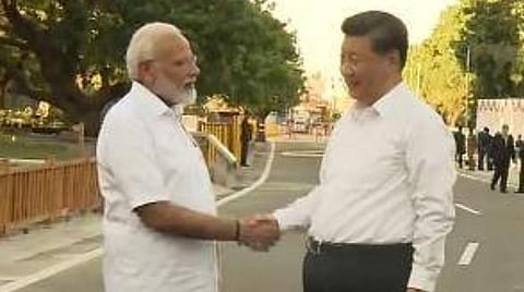 மாமல்லபுர சிற்பங்களைப் பார்வையிட்ட மோடி -ஜின்பிங்: அர்ஜுனன் தபசு பகுதியில் புகைப்படம்