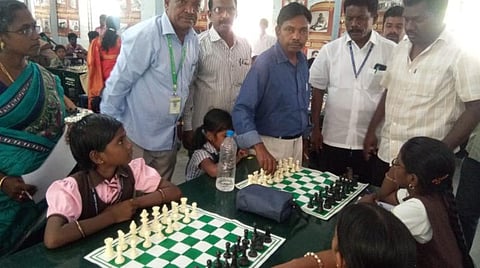 பள்ளி மாணவர்களுக்கு சதுரங்கப் போட்டி