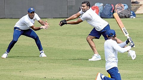 பயிற்சியில் ஈடுபட்ட இந்திய அணி வீரர்கள்.படங்கள் பிடிஐ, ஏஎப்பி