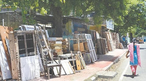 மங்காப் புகழ்கொண்ட மரக் கதவுகள்