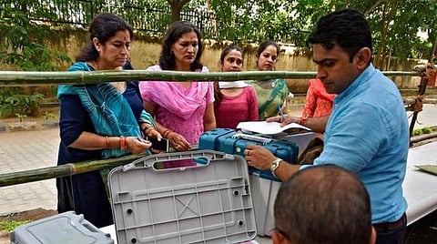 2 மக்களவை, 51 சட்டப்பேரவைத் தொகுதிகளில் இடைத்தேர்தல்: பலத்த பாதுகாப்பு