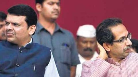 முதல்வர் தேவேந்திர பட்னாவிஸ், சிவசேனா தலைவர் உத்தவ் தாக்கரே : கோப்புப்படம்