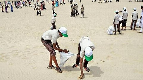 ஒவ்வொரு சனிக்கிழமையும் பள்ளிகளில் ‘மாஸ் கிளீனிங்' - தலைமை ஆசிரியர்களுக்கு உத்தரவு