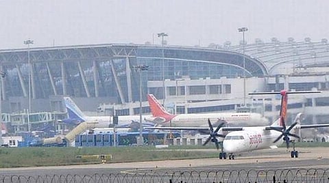 சென்னை விமானத்தில் தீ﻿: ﻿163 பயணிகள் உயிர் தப்பினர்﻿