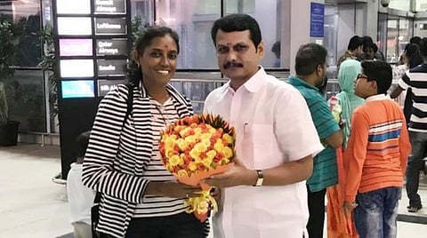 விமான நிலையத்தில் ஜோதிமணி - செந்தில் பாலாஜி