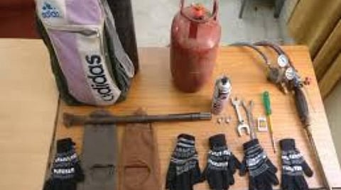 மதுரையில் ஏடிஎம் மையங்கள், வீடுகளில் கொள்ளையடிக்க திட்டமிட்ட 4 பேர் கைது: துளையிடும் இயந்திரம், காஸ் கட்டர் பறிமுதல்