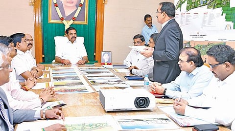 சேலம் மாவட்டம் தலைவாசலில் அமைக்கப்படும் கால்நடைப் பூங்கா தொடர்பான ஆலோசனை கூட்டம் முதல்வர் பழனிசாமி தலைமையில் சென்னை தலைமை செயலகத்தில் நேற்று நடைபெற்றது. இதில், அமைச்சர்கள் டி.ஜெயக்குமார், உடுமலை ராதாகிருஷ்ணன், கே.டி.ராஜேந்திர பாலாஜி, தலைமைச் செயலாளர் சண்முகம், அரசு உயர் அலுவலர்கள் கலந்து கொண்டனர்.