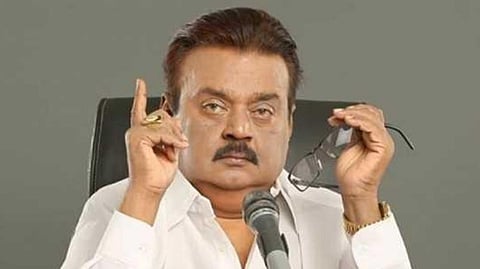 திருவள்ளுவர் சிலையை வைத்து அரசியல் செய்யாதீர்கள்: விஜயகாந்த் கண்டனம்