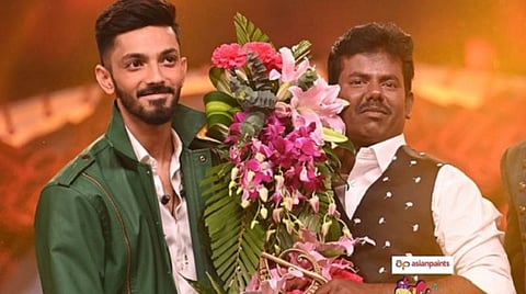 ‘சூப்பர் சிங்கர் 7’: முருகனுக்கு முதல் பரிசாக வீடு, அனிருத் இசையில் பாடும் வாய்ப்பு