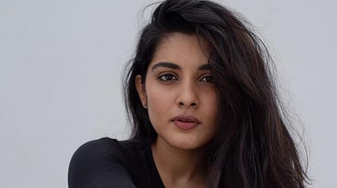 கொஞ்சமாவது கண்ணியம், மரியாதையைக் கடைபிடியுங்கள்: இணையவாசிகளைச் சாடிய நிவேதா தாமஸ்