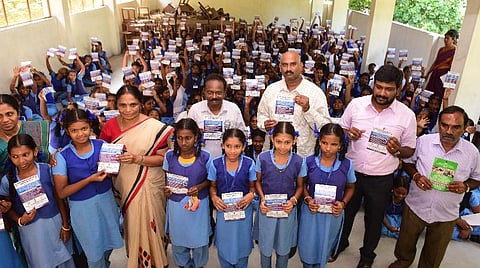 குழந்தை தொழிலாளர்கள் பணியில் ஈடுபடுத்தப்பட்டால் ஆன்லைனில் புகார் செய்யலாம்: மத்திய அரசு அதிகாரி தகவல்