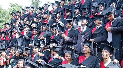 மொழிபெயர்ப்பு: கடந்தாண்டு 2,20,000 மாணவர்களை அமெரிக்காவுக்கு அனுப்பியுள்ளது இந்தியா - அறிக்கை