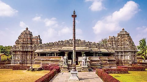 கலையும் தெய்வீகமும் இணைந்த அற்புதம்